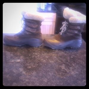 Columbia women's lined winter boots size 10